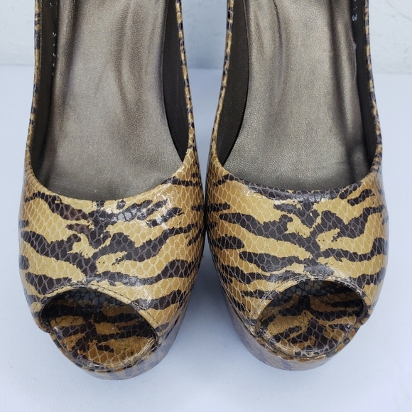 Stuart Weitzman Snake Tiger Print Platform Heels - Picture 2 of 12
